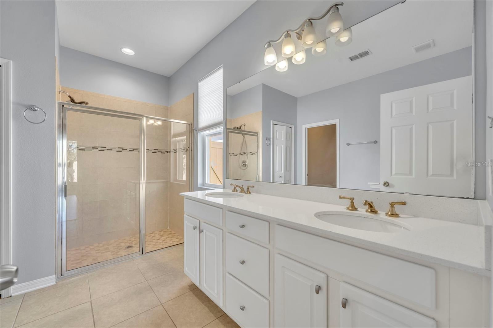 ENCLAVE AT ALOMA - Residential