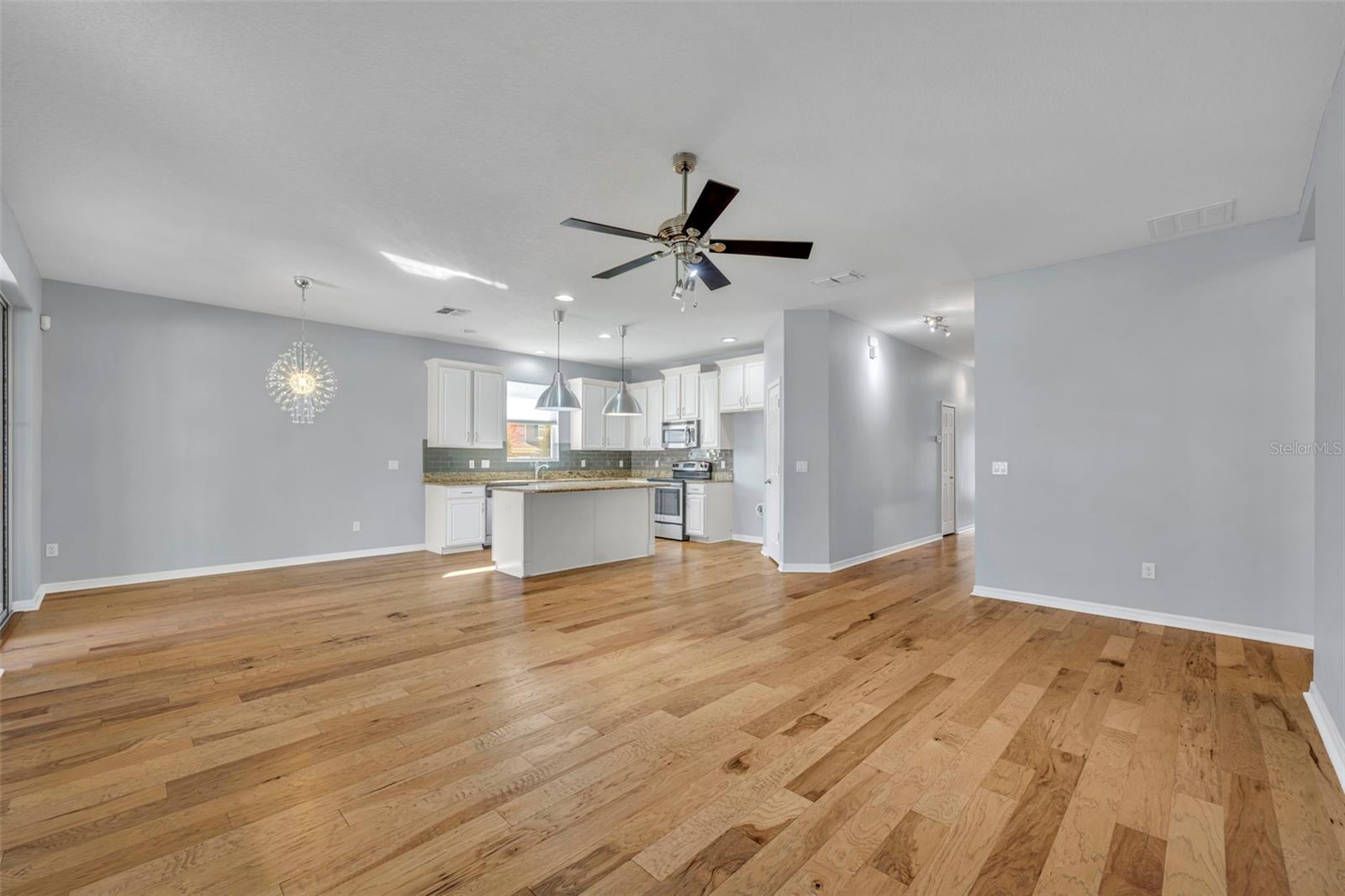 ENCLAVE AT ALOMA - Residential