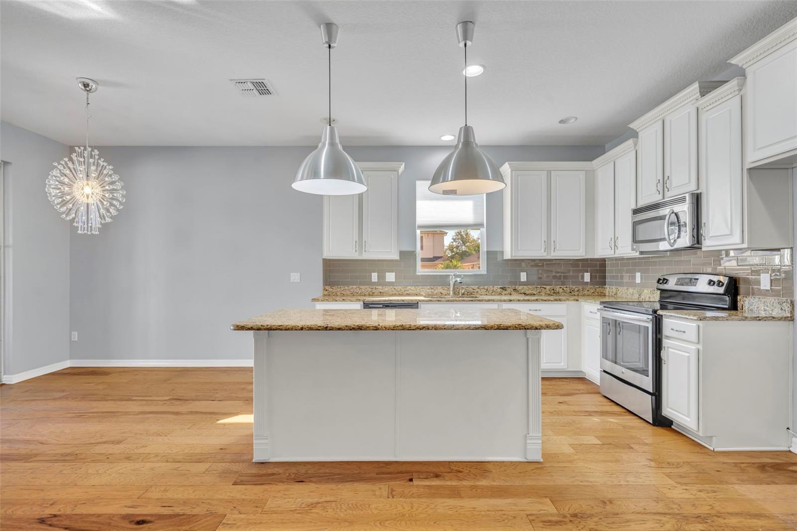 ENCLAVE AT ALOMA - Residential