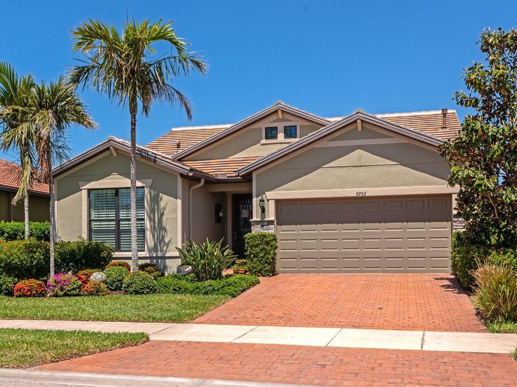 Photo of 5952 Snowy Egret Drive, Sarasota, FL 34238 (MLS # A4647238)
