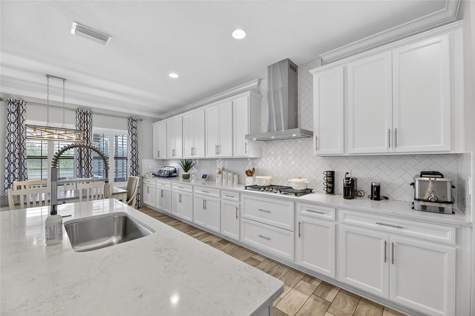 B & D HAWKSTONE PH 1 - Residential