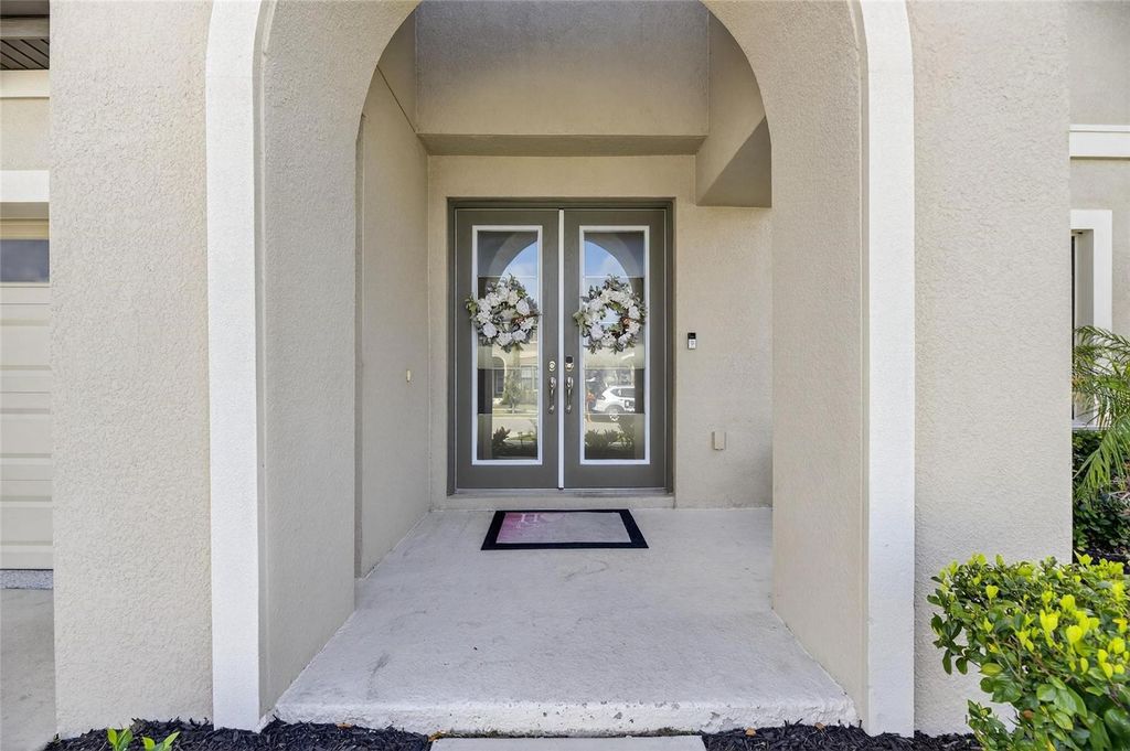 Photo of 12444 Horseshoe Bend Drive, Lithia, FL 33547 (MLS # TB8493182)