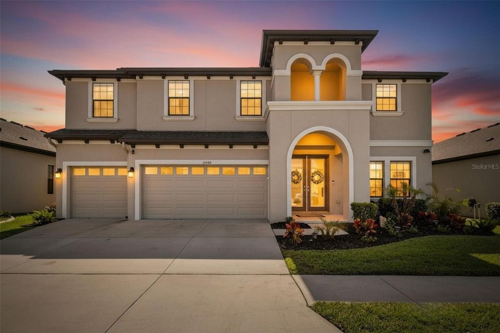 Photo of 12444 Horseshoe Bend Drive, Lithia, FL 33547 (MLS # TB8493182)