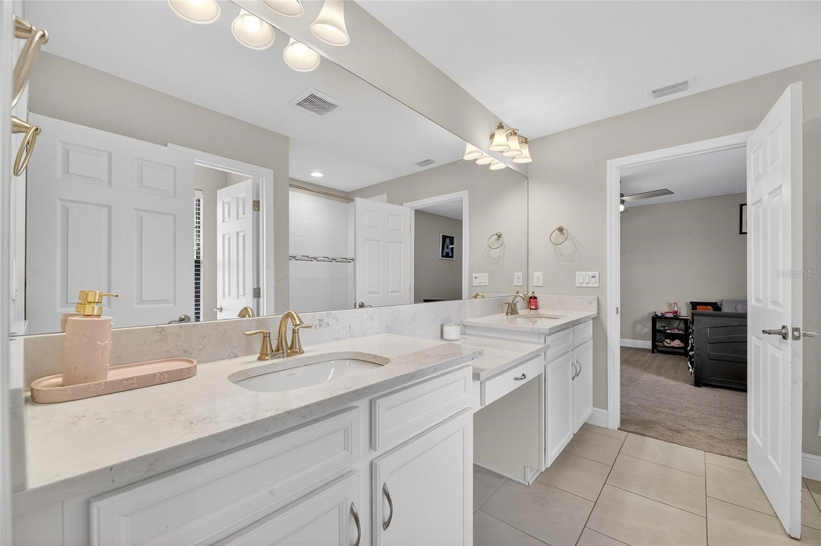 B & D HAWKSTONE PH 1 - Residential