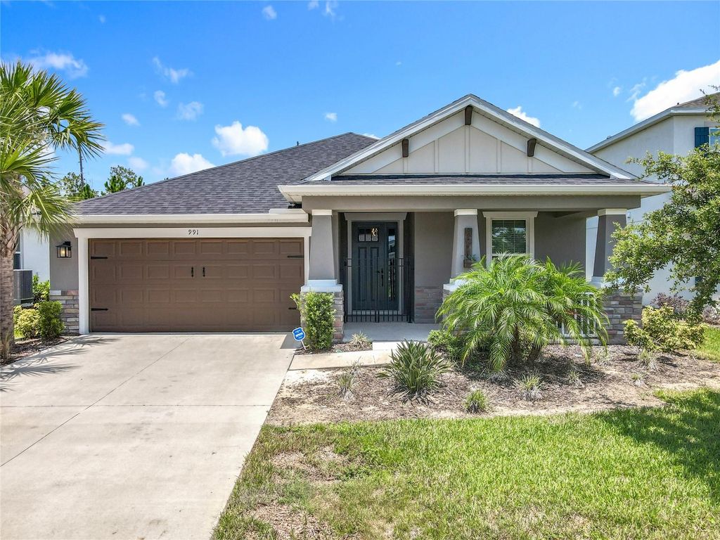 Photo of 991 Lakeside Estates Drive, Apopka, FL 32703 (MLS # G5099646)