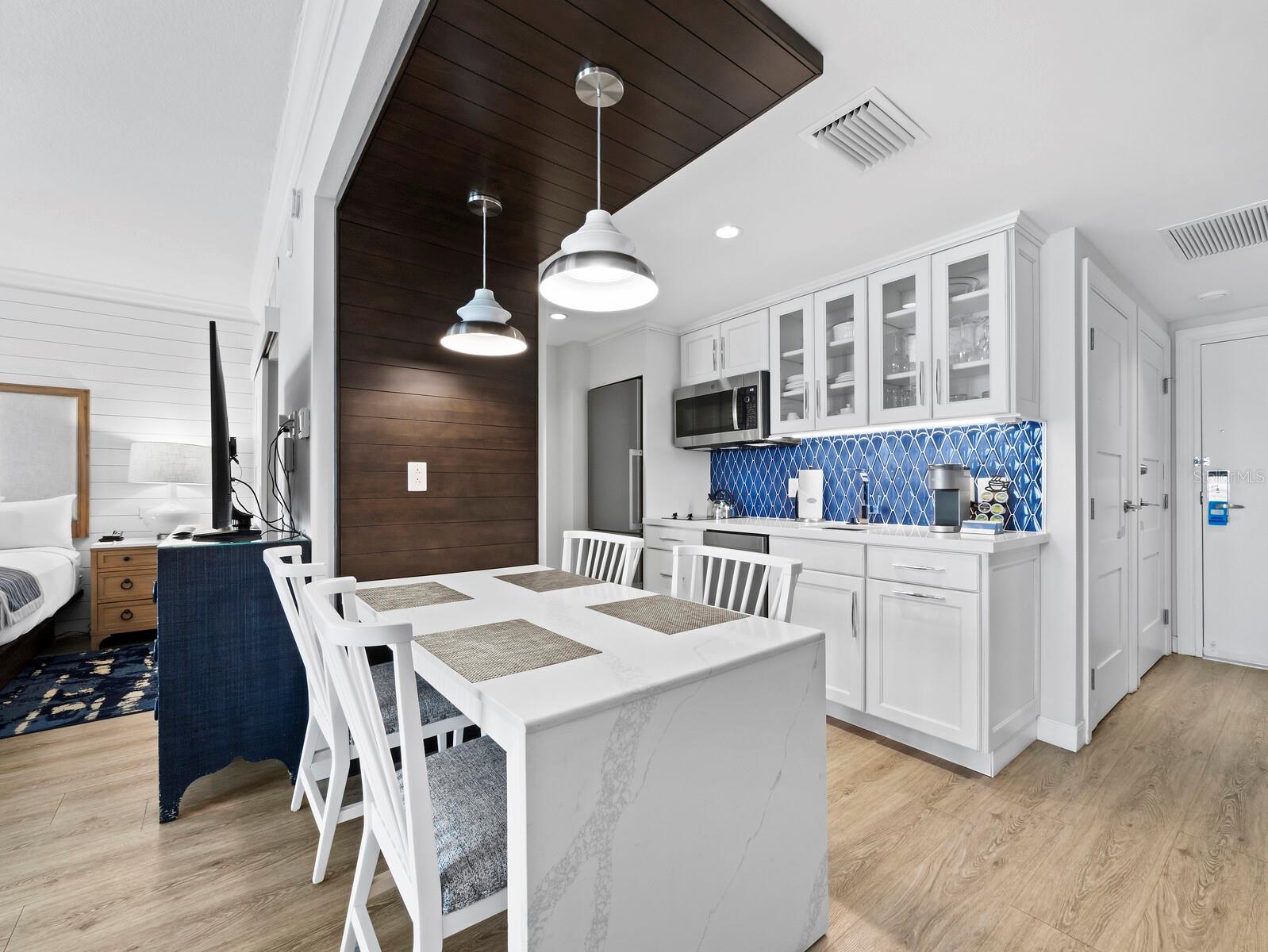 INN ON THE BEACH PH I - Residential
