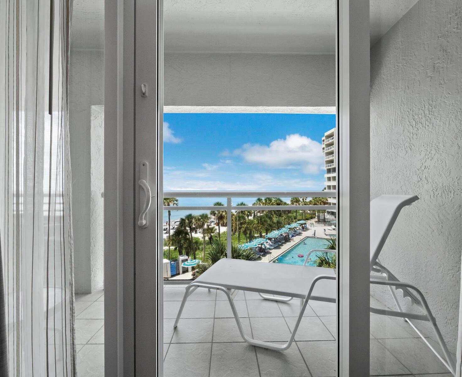 INN ON THE BEACH PH I - Residential