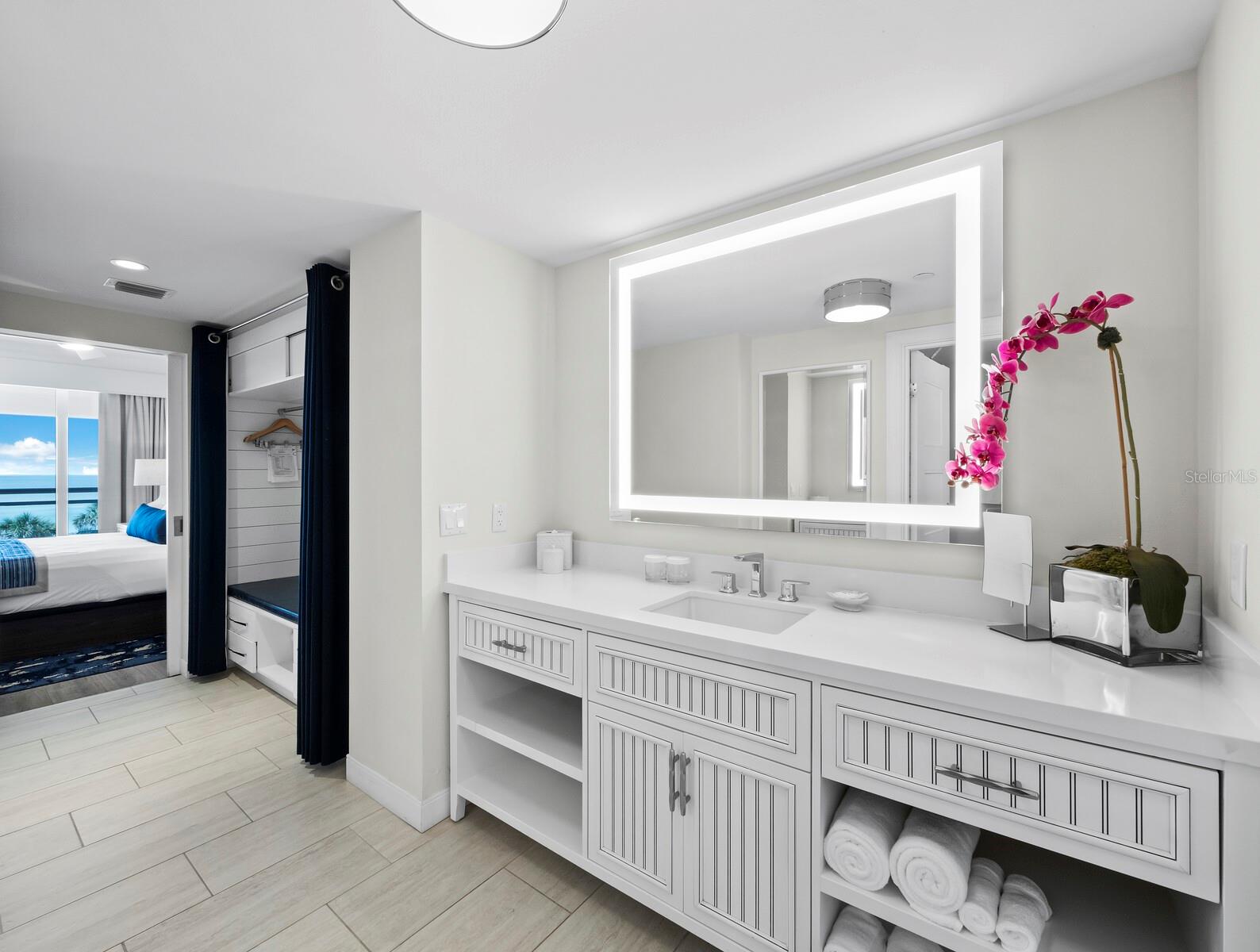 INN ON THE BEACH PH I - Residential