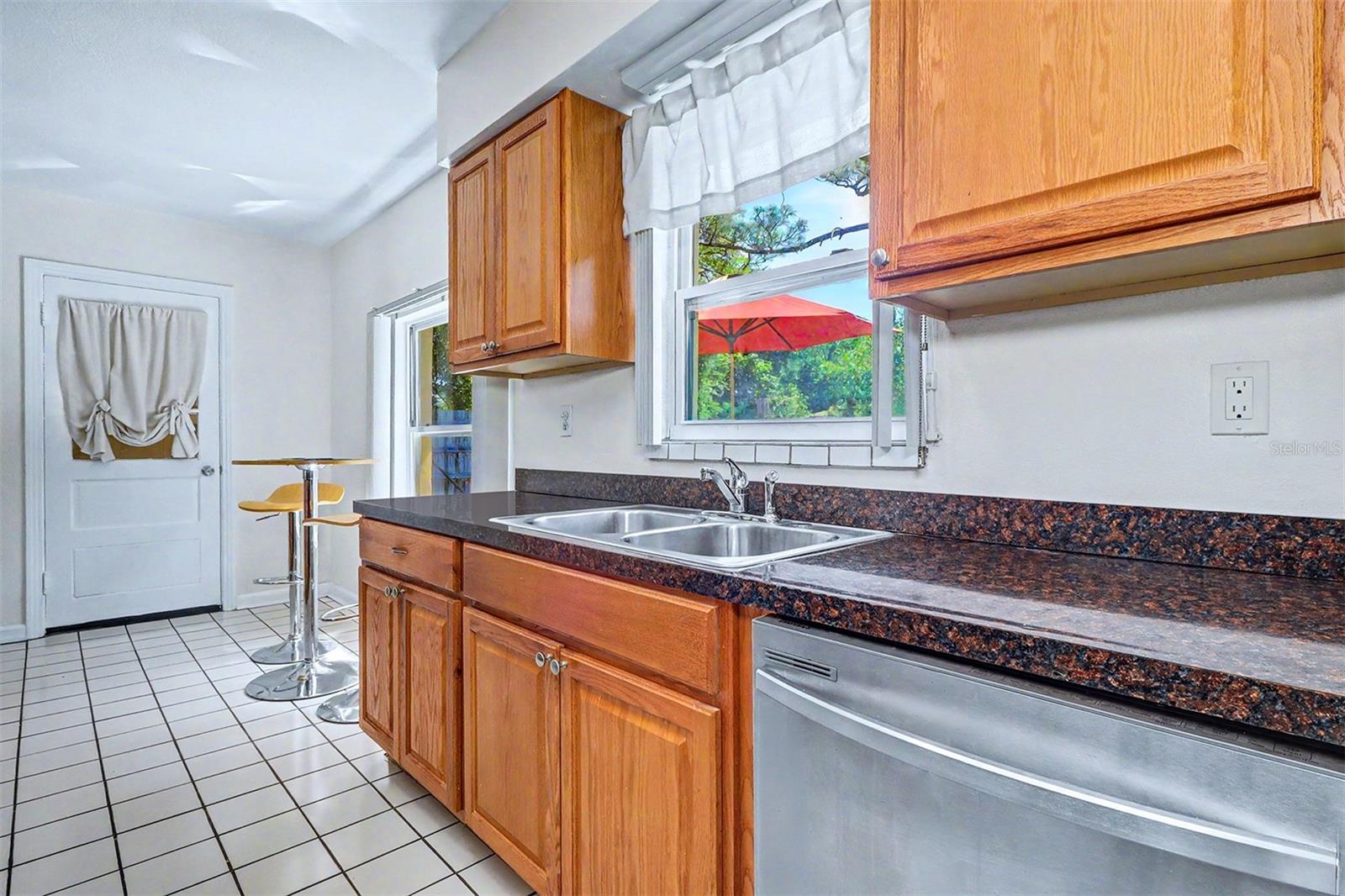 SKY CREST UNIT 7 - Residential Lease