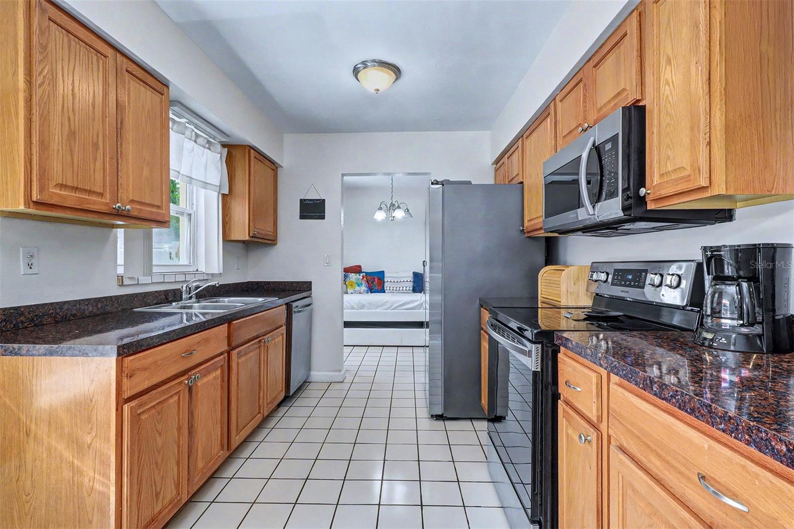 SKY CREST UNIT 7 - Residential Lease