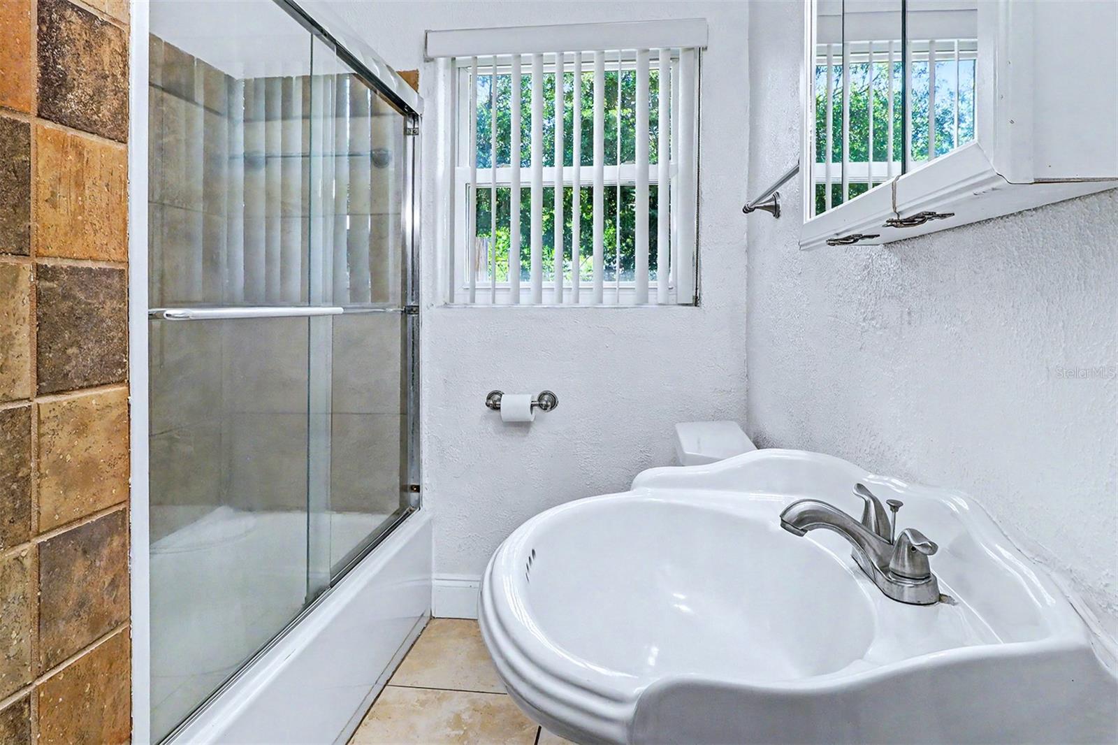 SKY CREST UNIT 7 - Residential Lease
