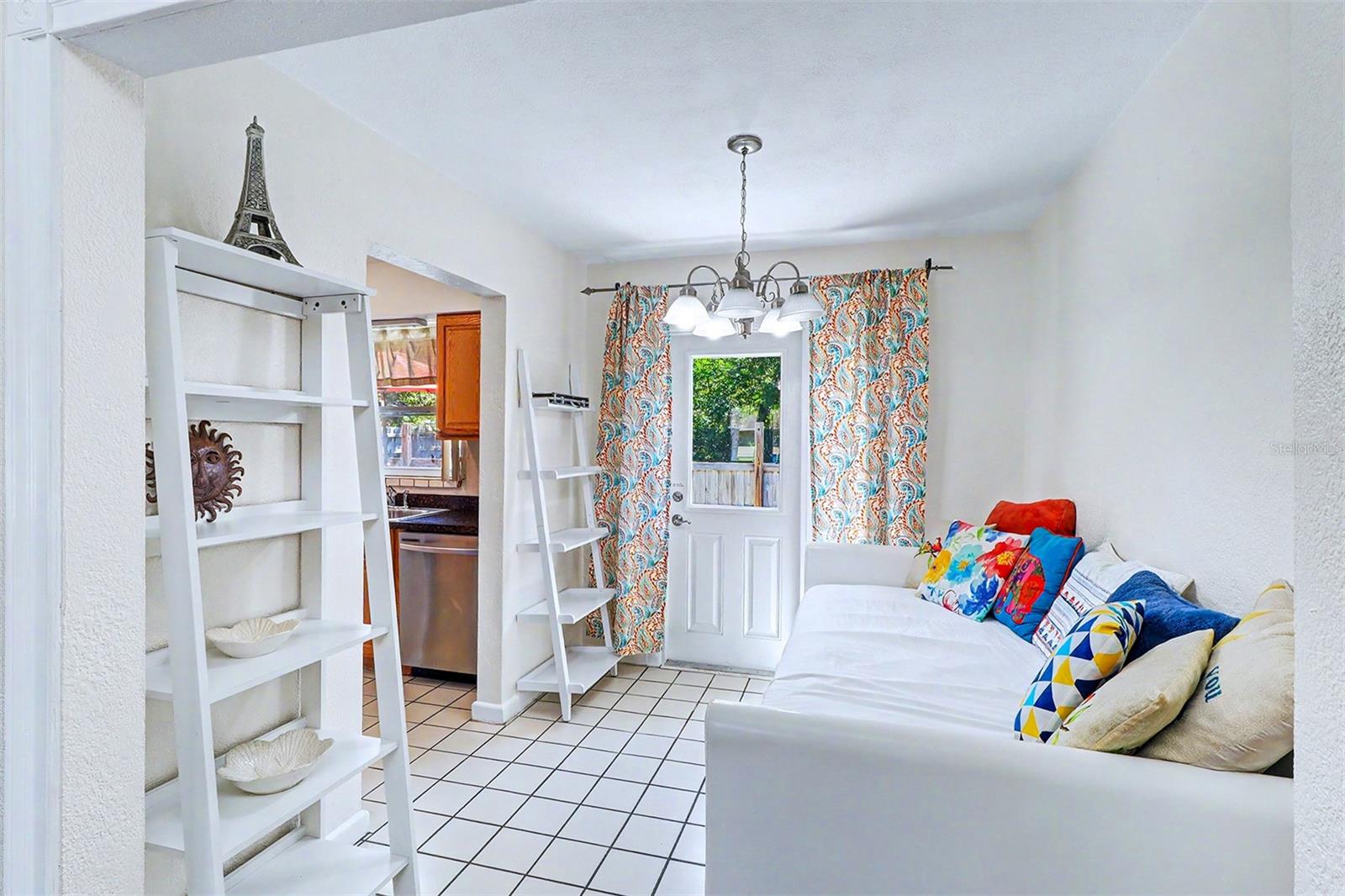SKY CREST UNIT 7 - Residential Lease