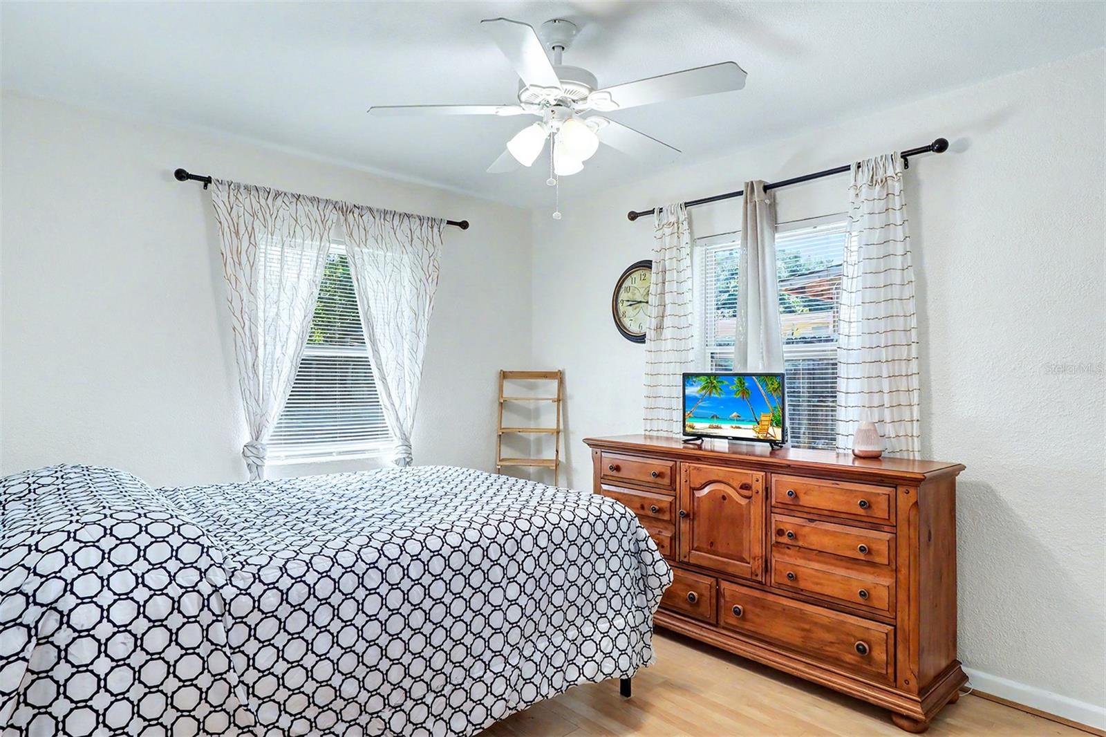 SKY CREST UNIT 7 - Residential Lease