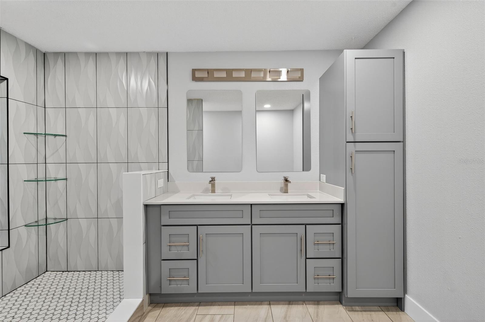 GULF HARBORS WOODLANDS - Residential