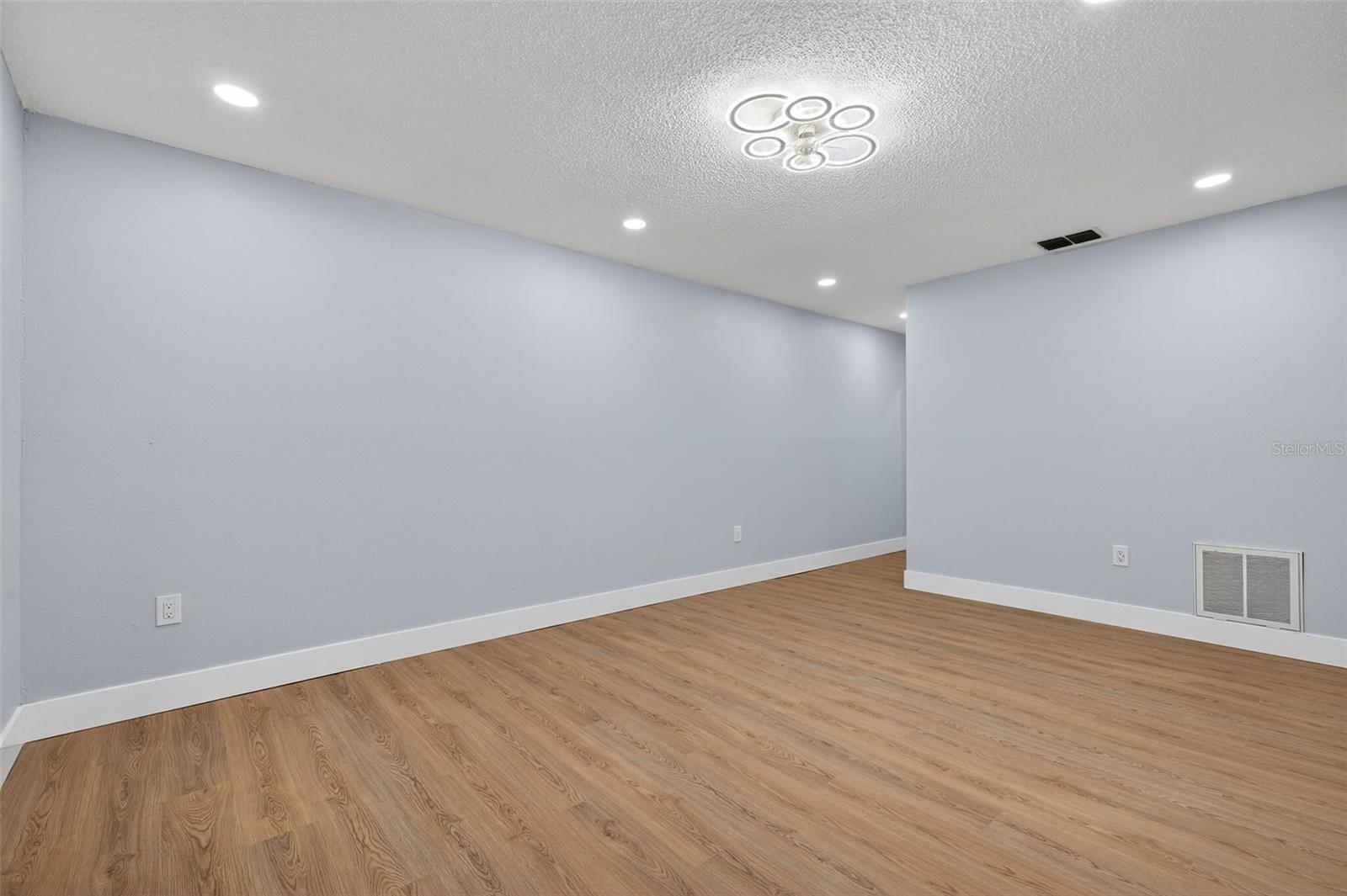 GULF HARBORS WOODLANDS - Residential