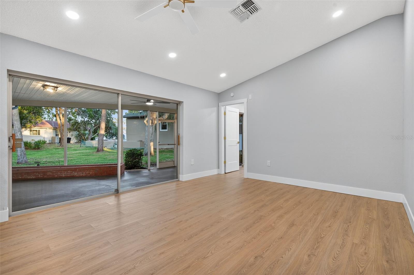 GULF HARBORS WOODLANDS - Residential