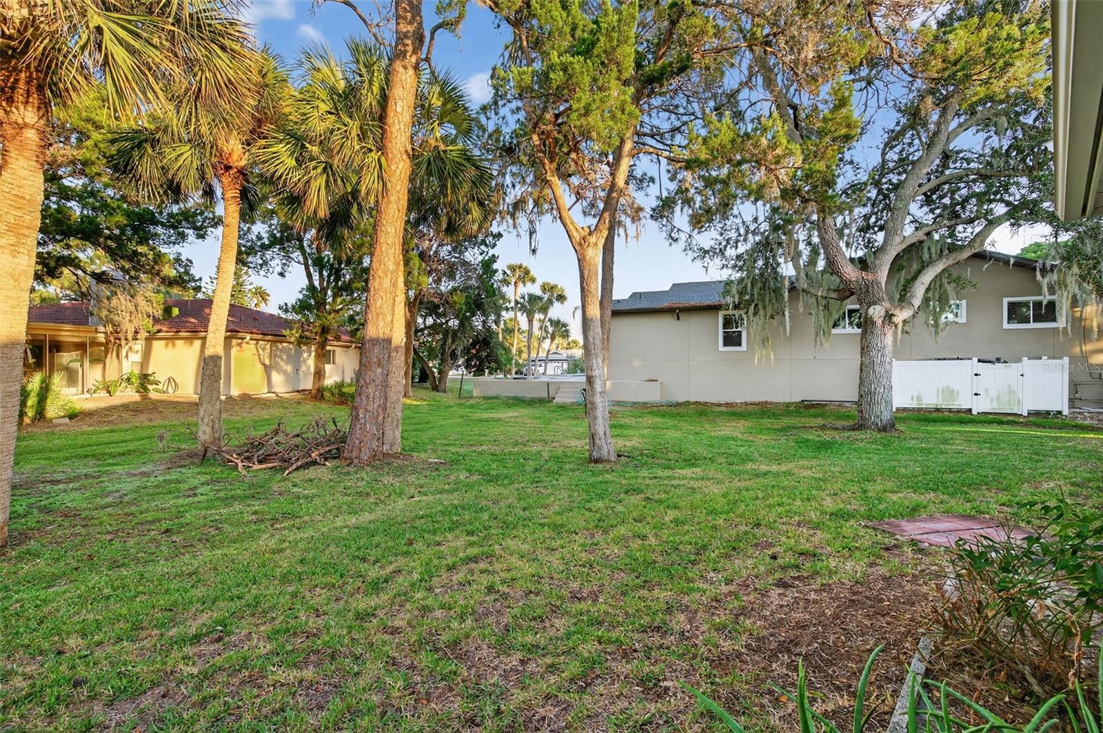 GULF HARBORS WOODLANDS - Residential