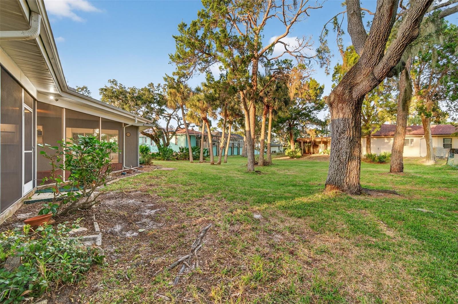 GULF HARBORS WOODLANDS - Residential