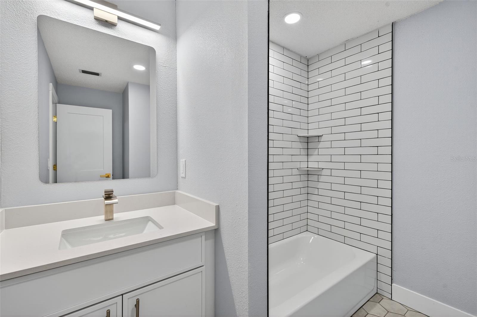 GULF HARBORS WOODLANDS - Residential