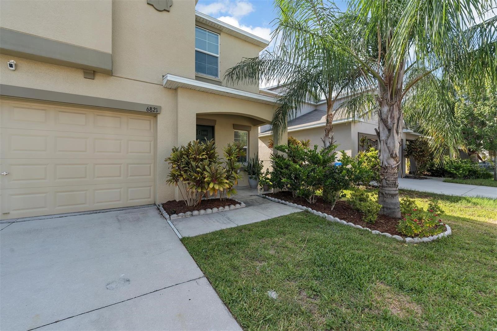 Spacious 5-Bedroom Home for Rent in Sun City Center, FL!
Welcome to this beautiful two-story home featuring 5 bedrooms, 2.5 bathrooms, and an open-concept floor plan perfect for modern living. All bedrooms are conveniently located upstairs, providing privacy and comfort. The home is upgraded with ceramic tile and luxury vinyl flooring throughout. No carpet here!
Enjoy the ease of an included washer and dryer, a spacious 2 car garage, and plenty of storage. The kitchen opens to the living and dining areas, creating an ideal space for entertaining. Step outside to a generously sized backyard perfect for gatherings, cookouts, and quality time with family and friends. Located in the desirable Cypress Creek community, residents enjoy access to fantastic amenities including a sparkling swimming pool, recreational areas, a dog park, and more! Easy access to major highways, schools, shopping, and dining.
Don't miss out. Schedule your showing today!