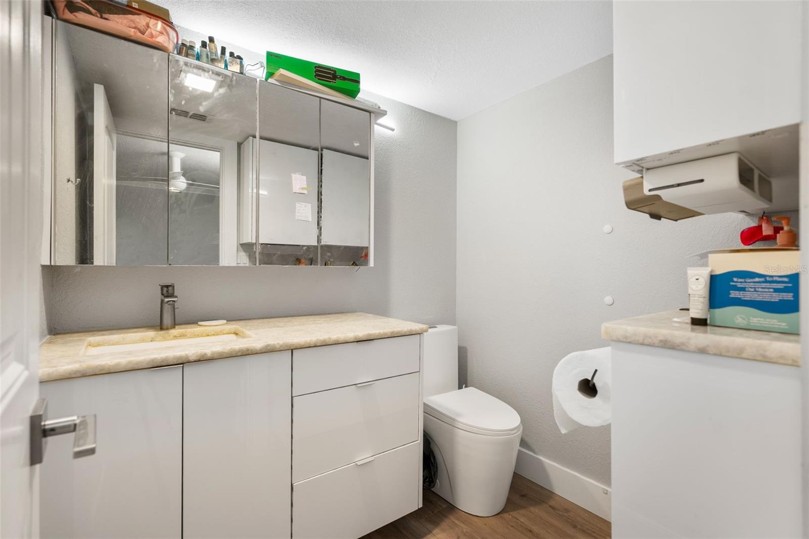 PRIVATEER NORTH - Residential Lease