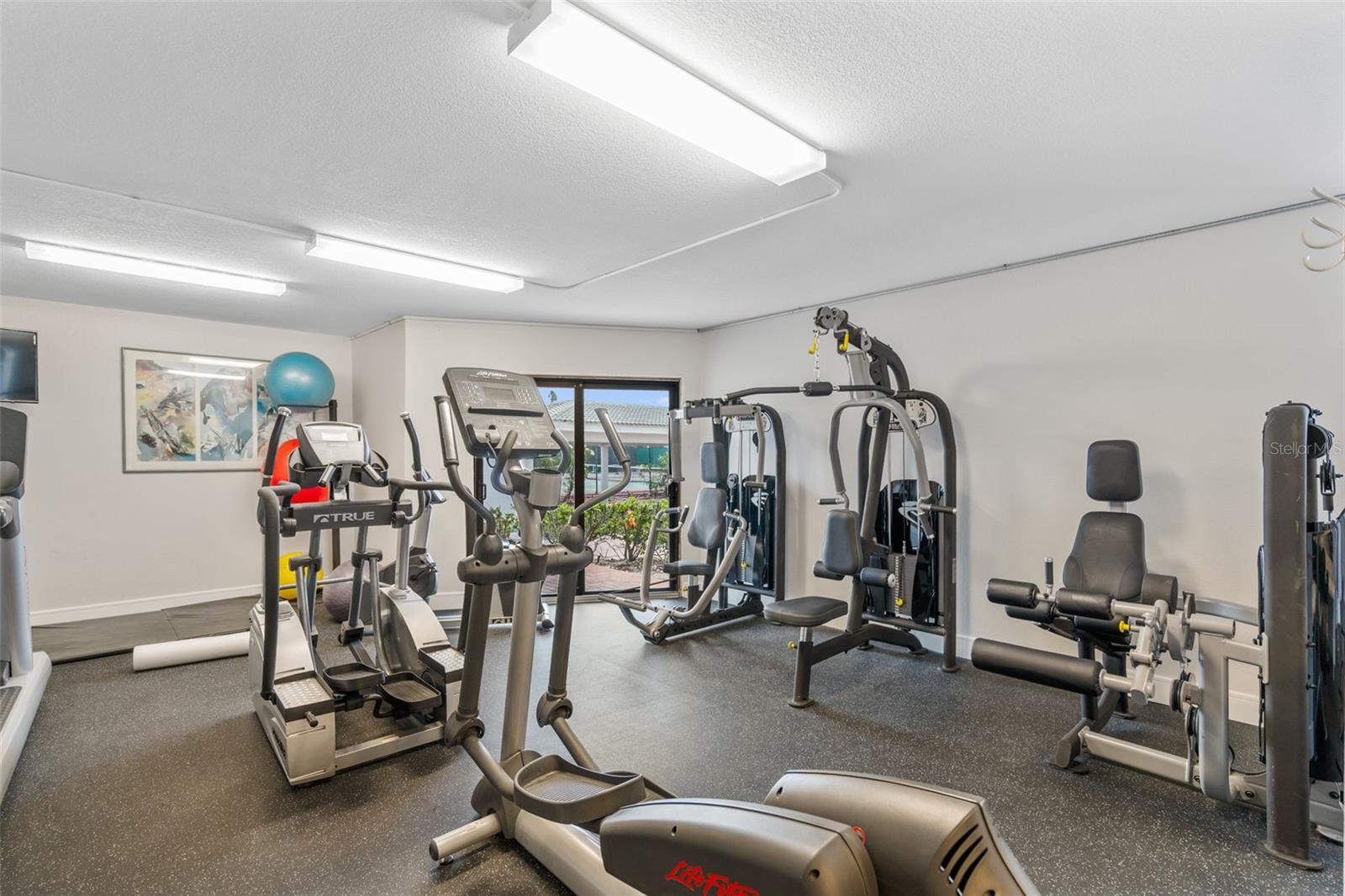 PRIVATEER NORTH - Residential Lease