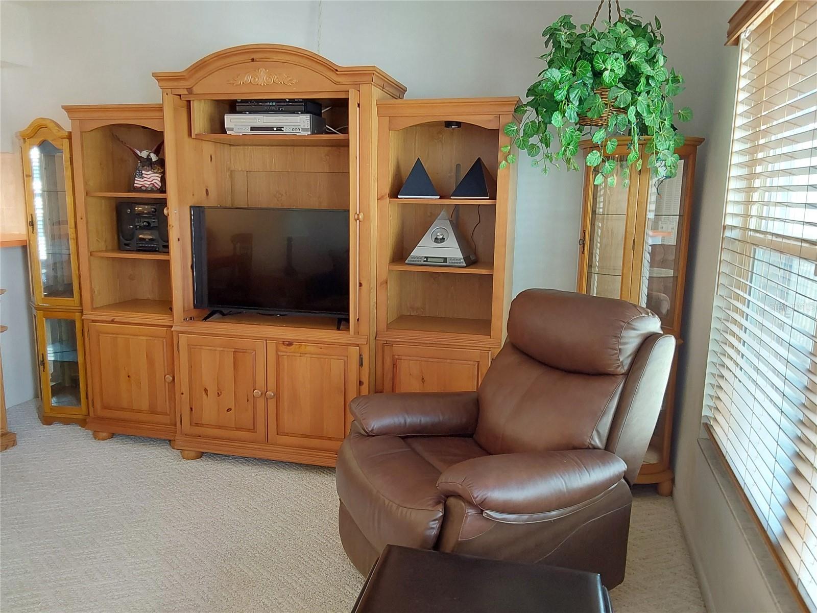 WHITE HART CONDO - Residential