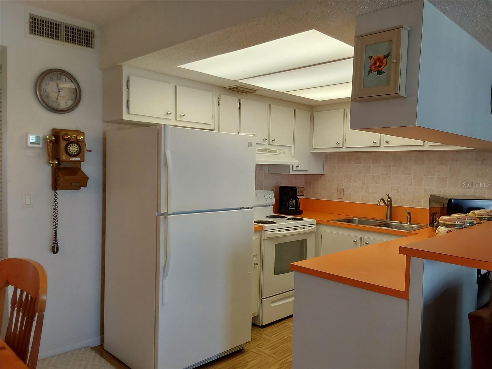 WHITE HART CONDO - Residential