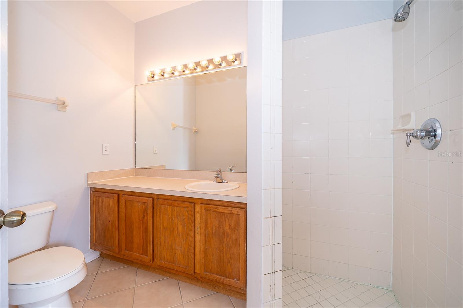 VICTORIA PINES CONDO PHS 19, 20 AND 21 - Residential Lease