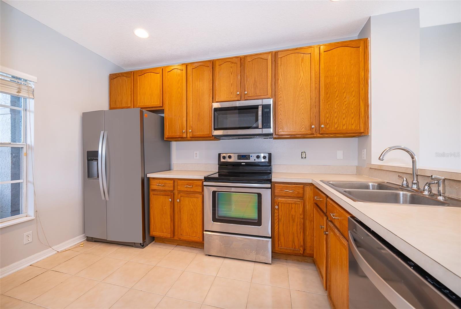 VICTORIA PINES CONDO PHS 19, 20 AND 21 - Residential Lease