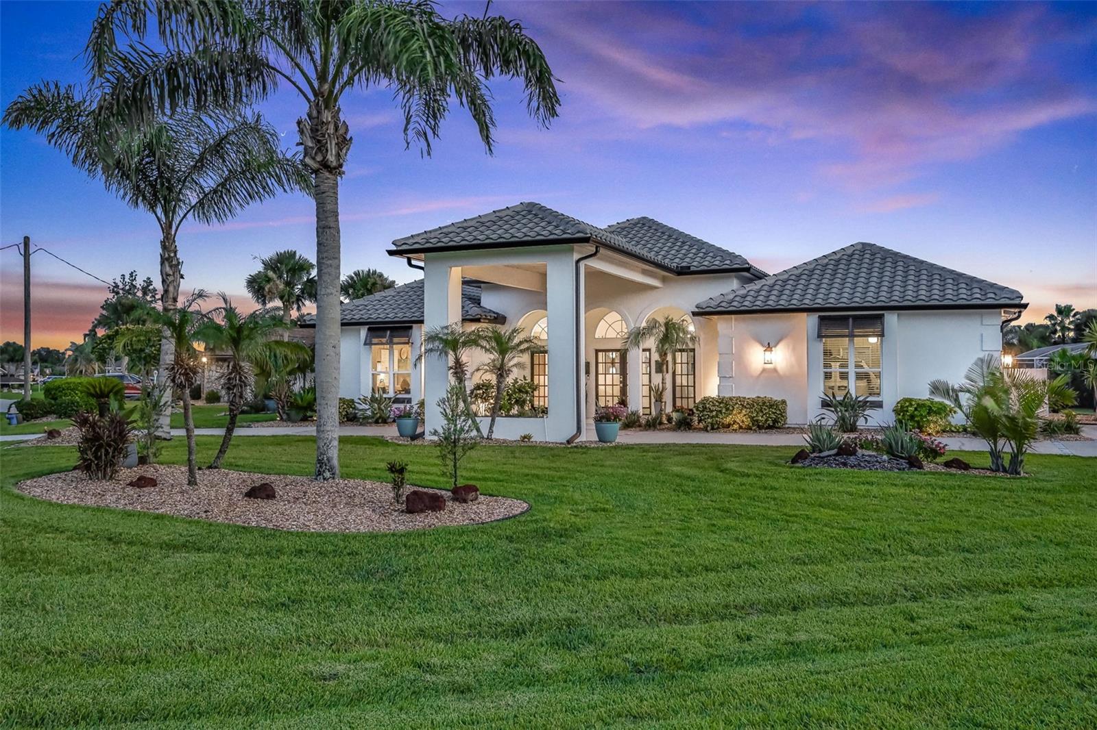 33 CRYSTAL BAY COURT