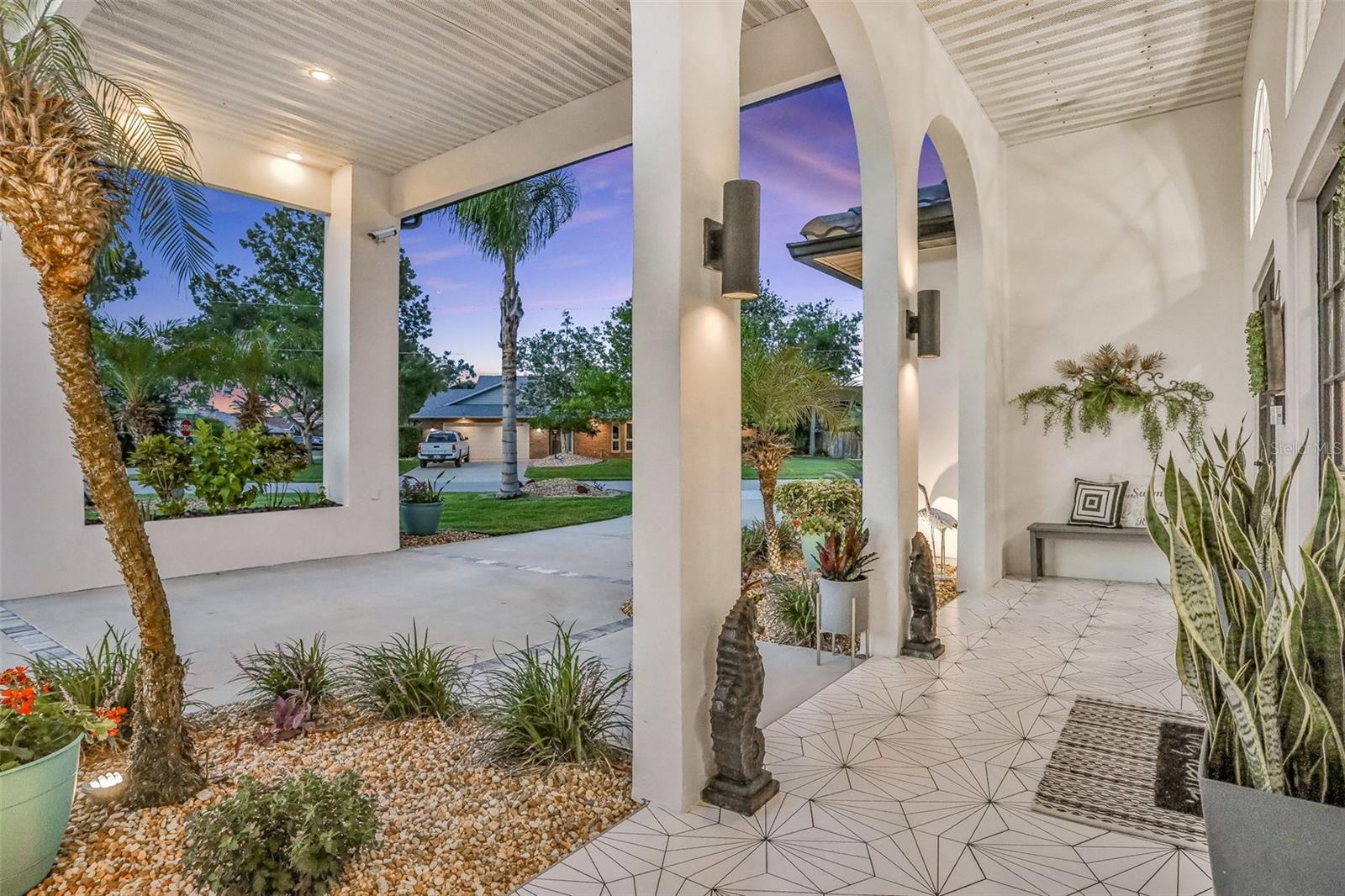33 CRYSTAL BAY COURT