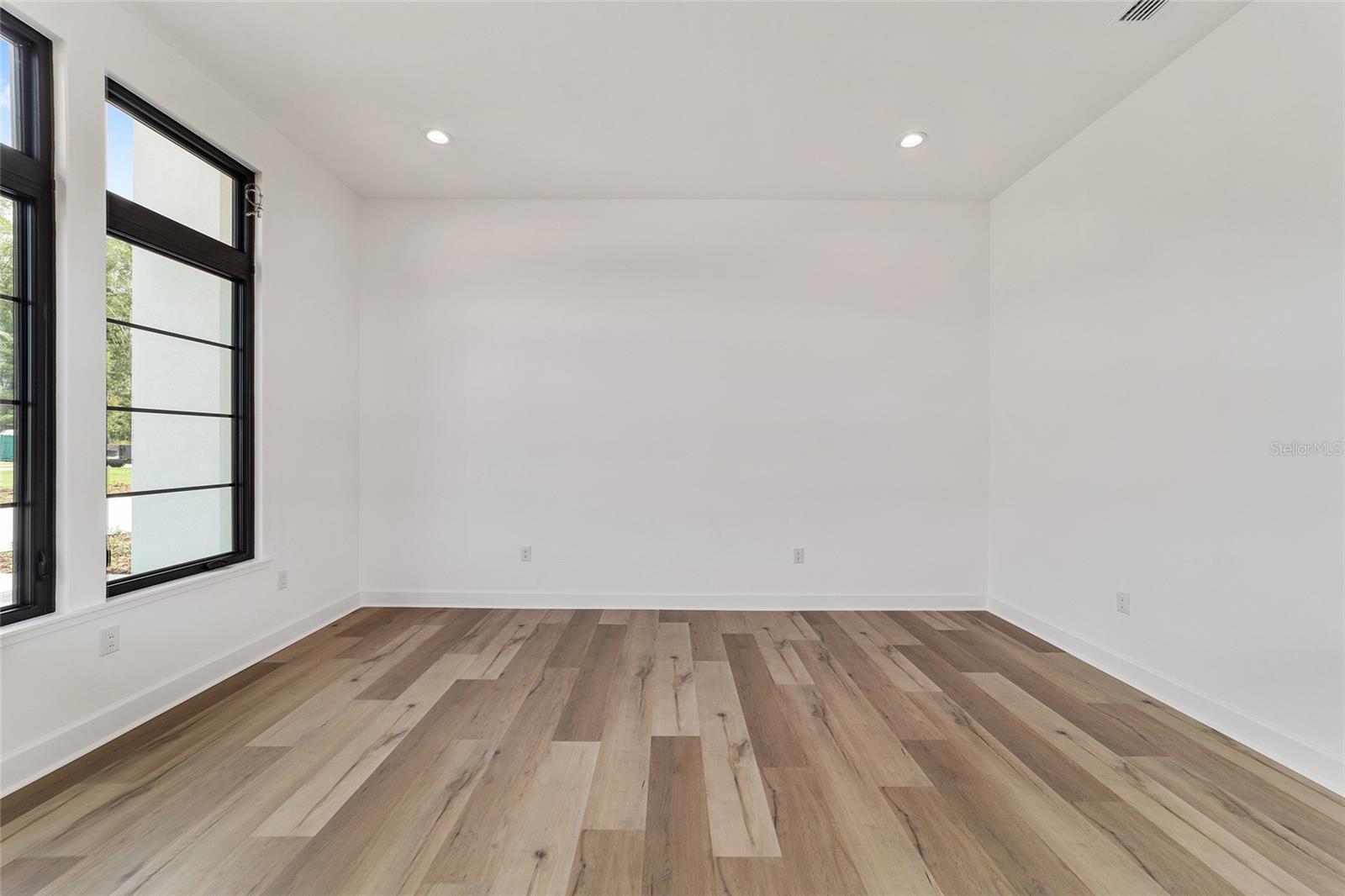 OAKMONT - Residential