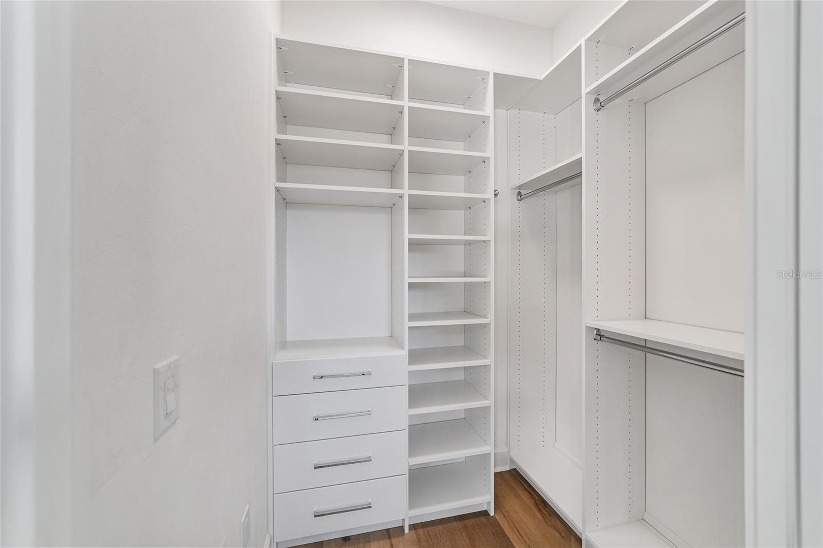 OAKMONT - Residential