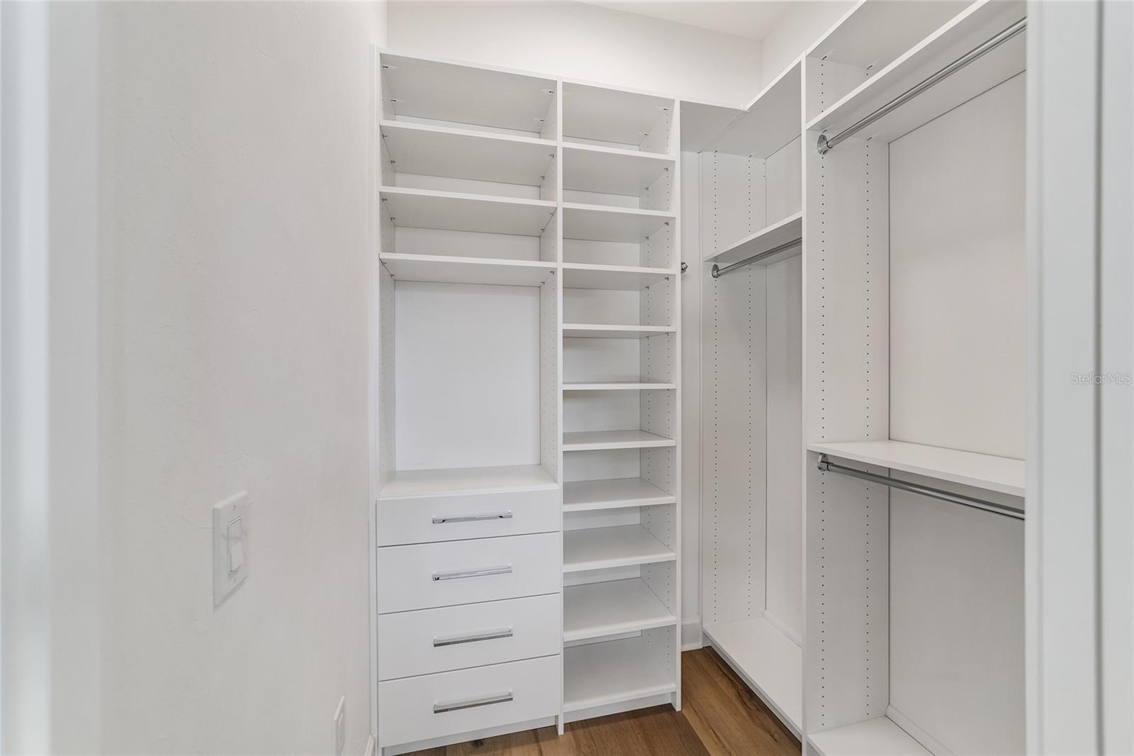 OAKMONT - Residential