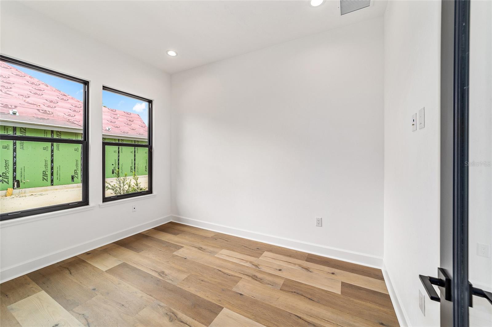 OAKMONT - Residential