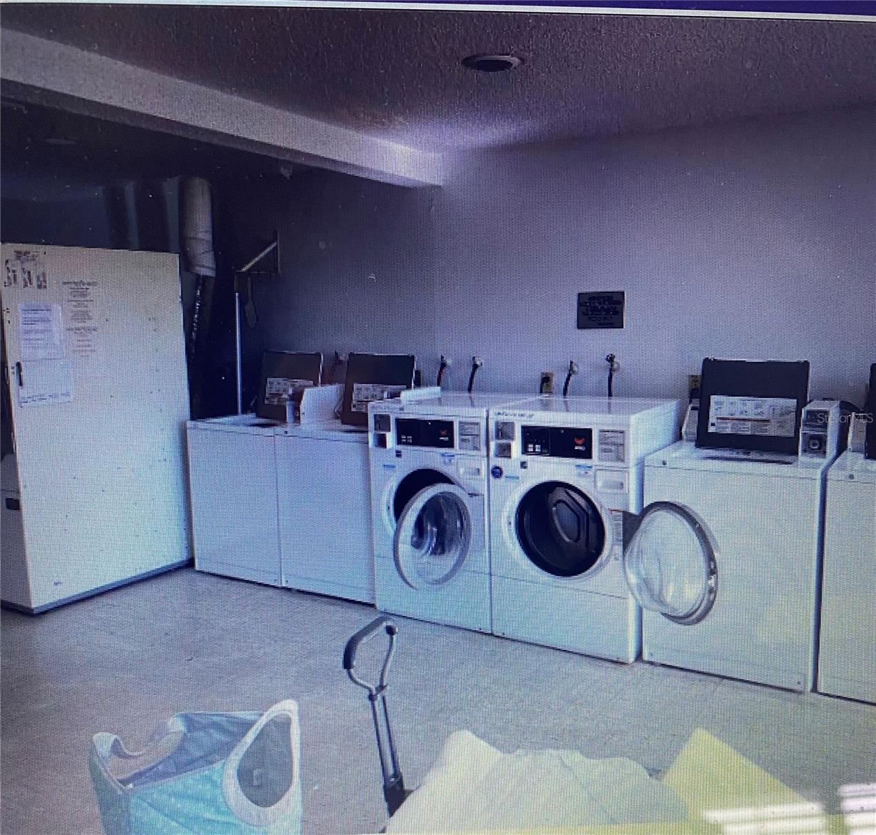 LAKES VILLAS CONDO I - Residential