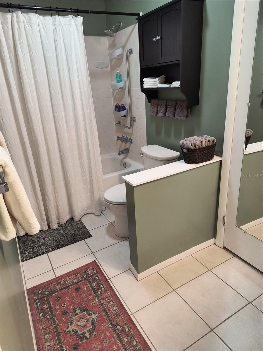 LAKES VILLAS CONDO I - Residential