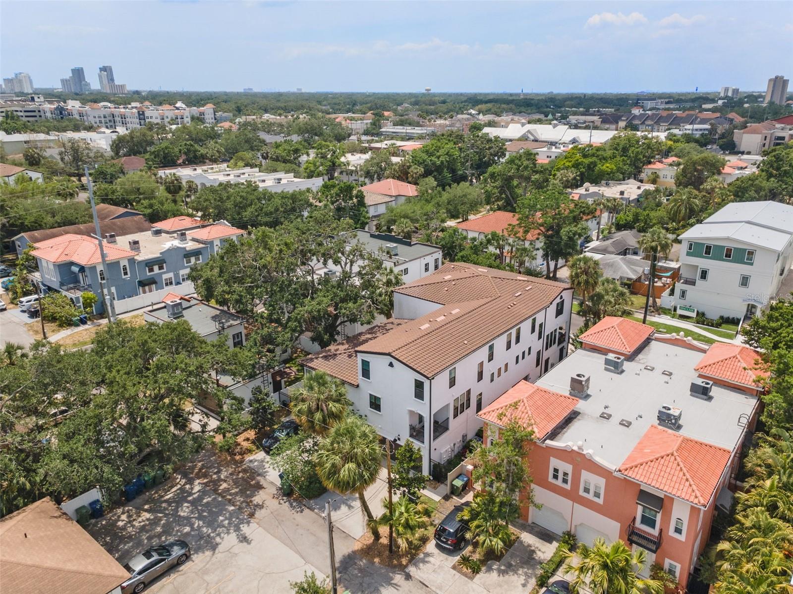 ALBANY GARDENS TWNHMS - Residential