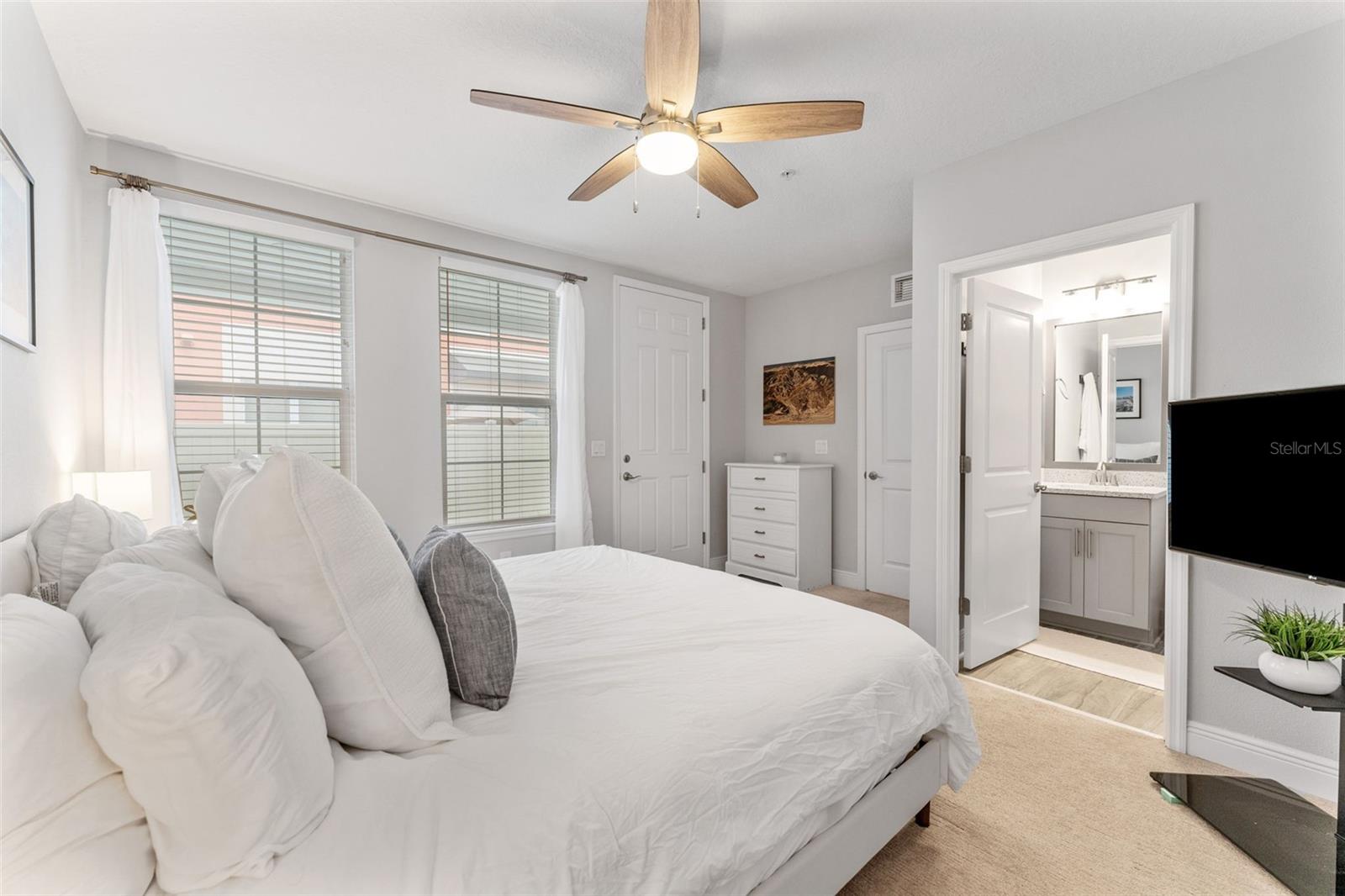 ALBANY GARDENS TWNHMS - Residential