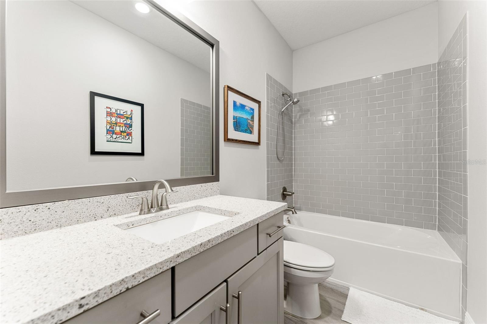 ALBANY GARDENS TWNHMS - Residential