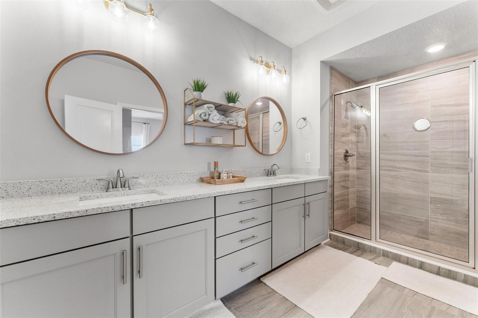 ALBANY GARDENS TWNHMS - Residential