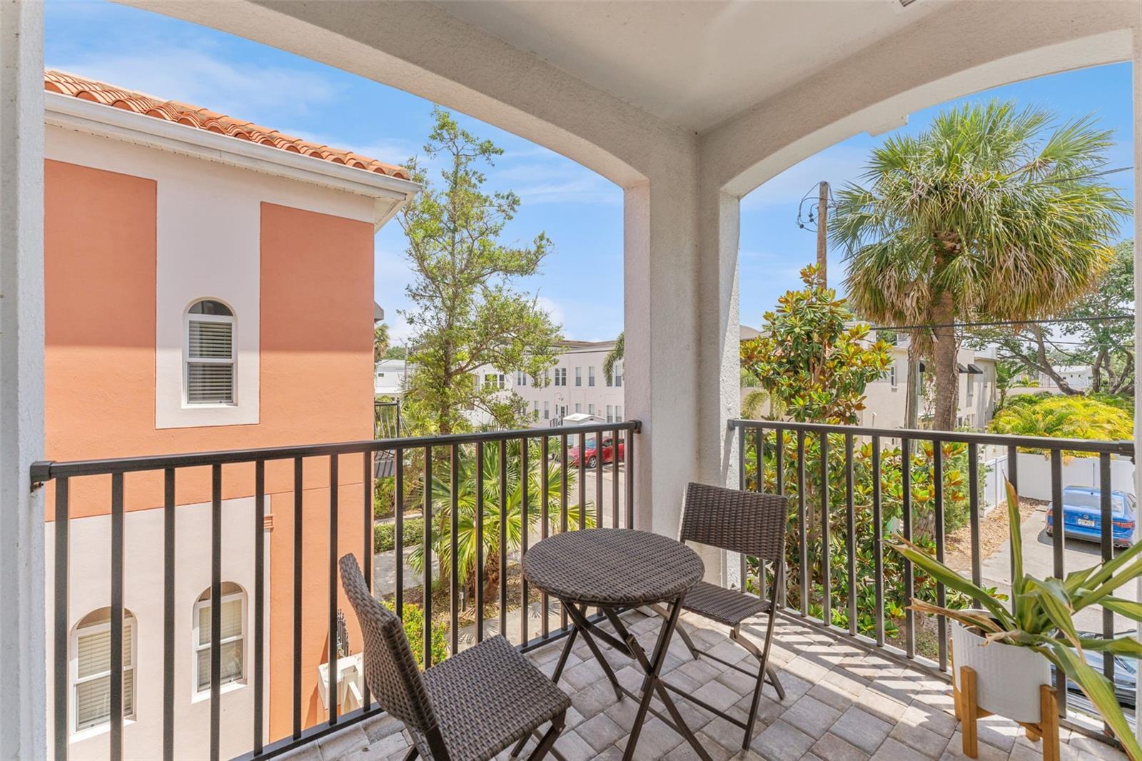 ALBANY GARDENS TWNHMS - Residential