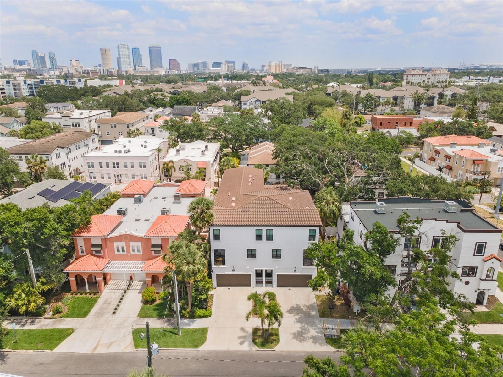ALBANY GARDENS TWNHMS - Residential