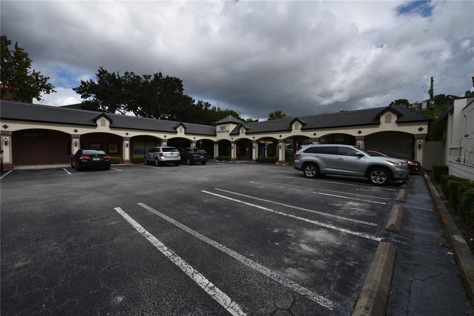 Location, Location Location! Great plaza right in College Park! Former doctors office is great for medical, office, retail, you name it! Grow your business in this large unit with natural light, reception, private offices and private bath! 1,300 Sq feet! Don't wait, call today! This one will rent fast!