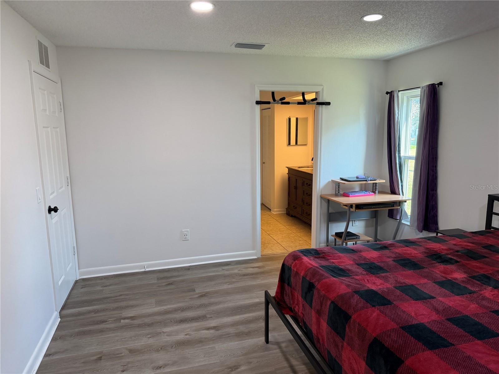 LIVINGSTON UNIT II B - Residential