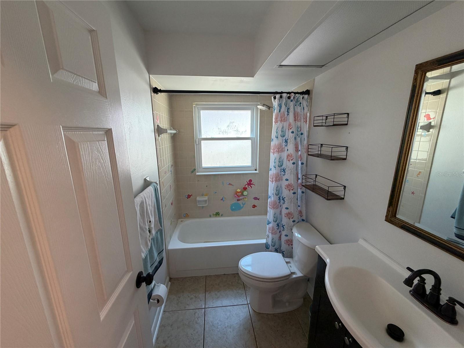 LIVINGSTON UNIT II B - Residential