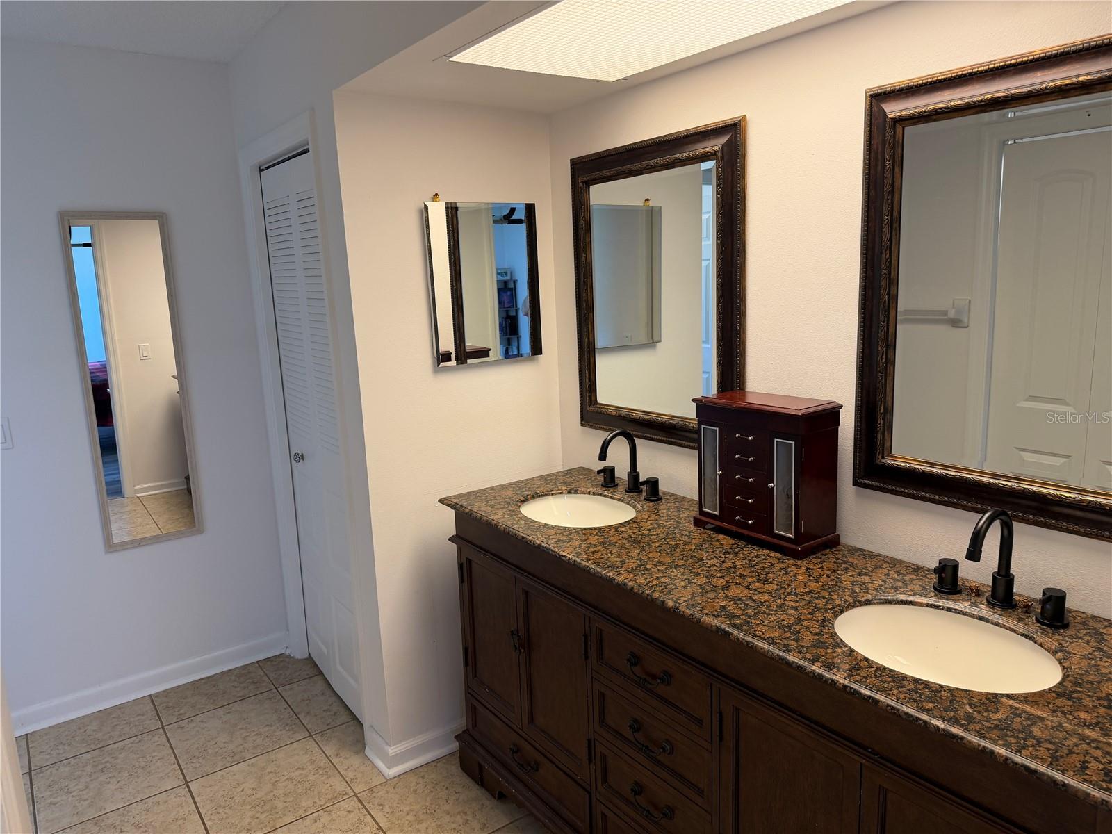 LIVINGSTON UNIT II B - Residential