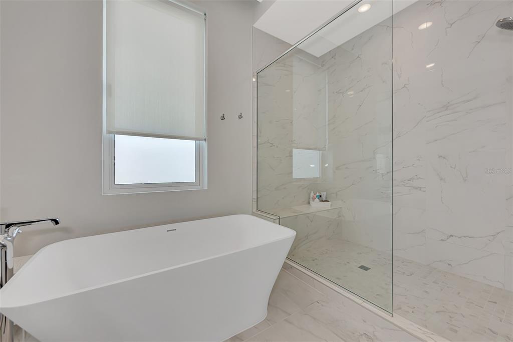 THE PEARL - Residential