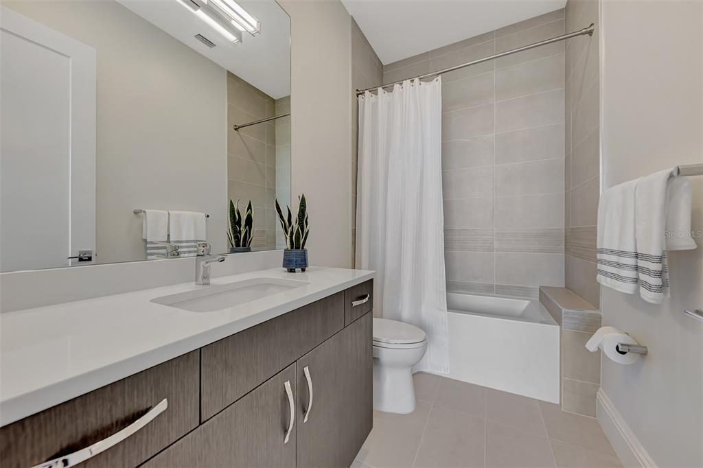 THE PEARL - Residential